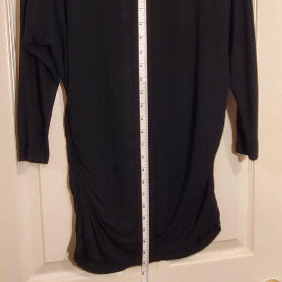 Black Ruched, Scoop Neck,  3/4 Sleeved Tunic, Size Medium, Apt 9 - Picture 5 of 6